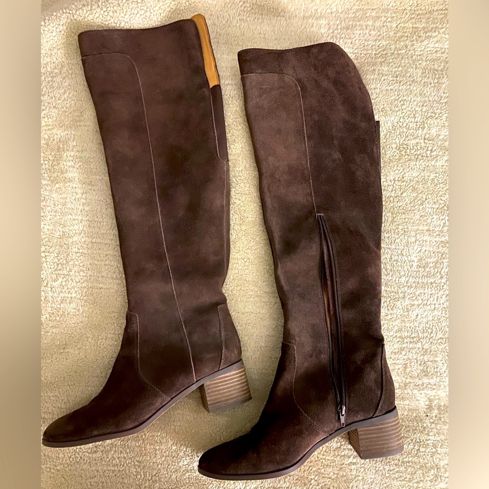 Used 1 time super comfy knee high boots